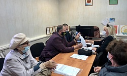 Александр Соснин и Юрий Васильев провели прием граждан в Кировском районе города